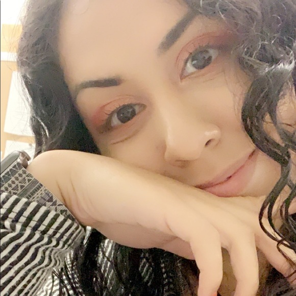 Meet your Posher, Tania - Picture 1 of 1